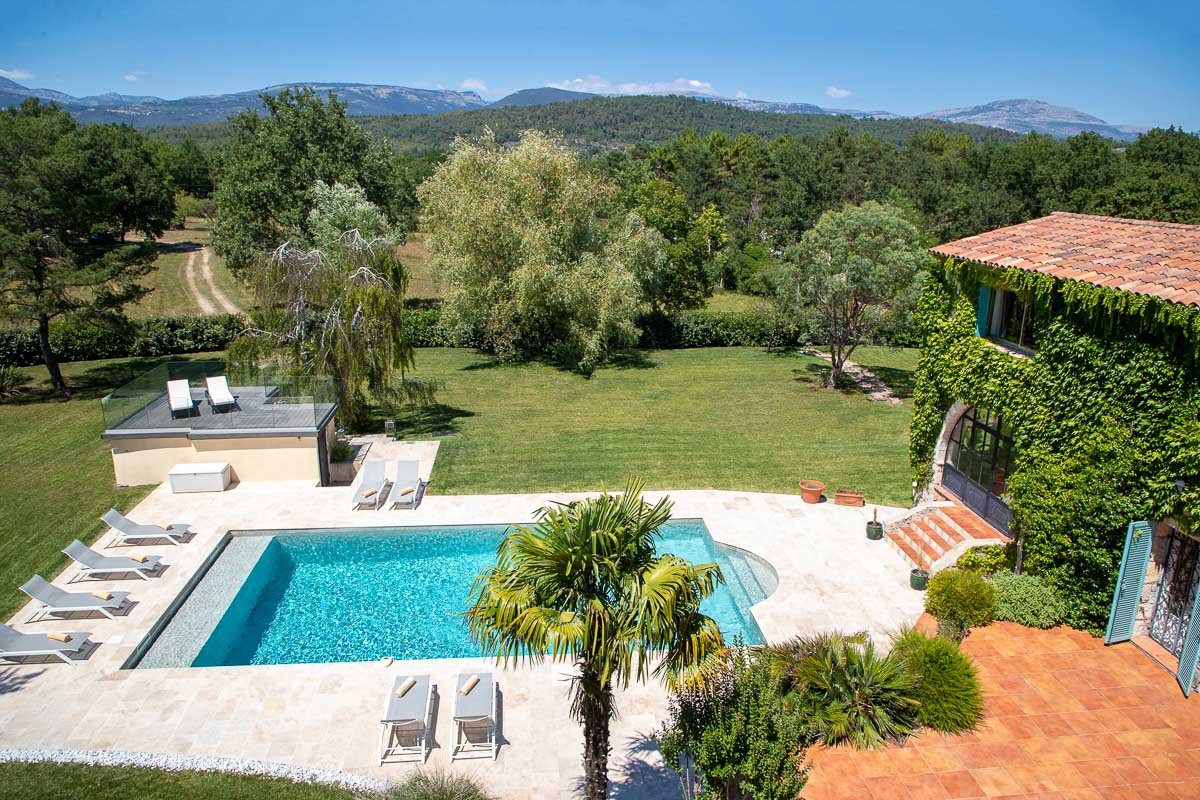 BASTIDE DE CAVAROUX 255- pool & garden - large