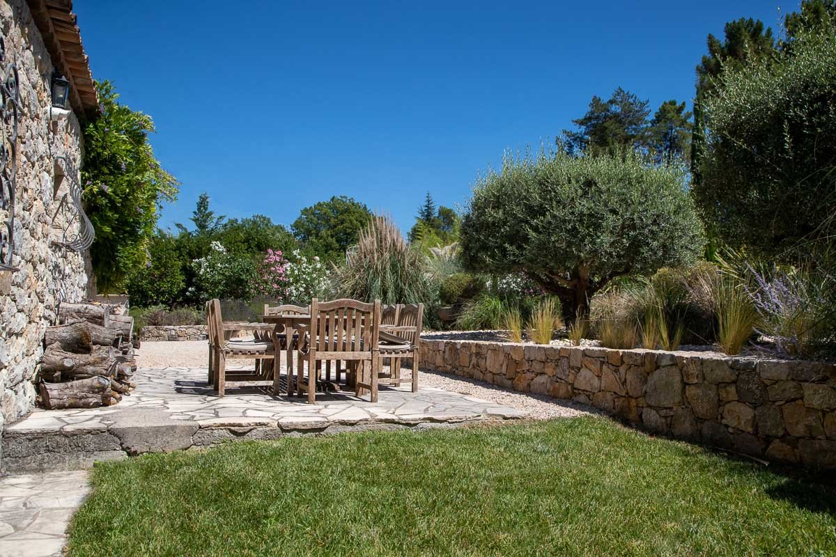 BASTIDE DE CAVAROUX 273- pool & garden - large